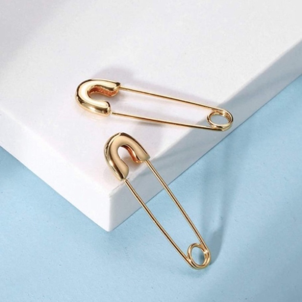 LILA   14k GOLD SAFETY PIN EARRINGS